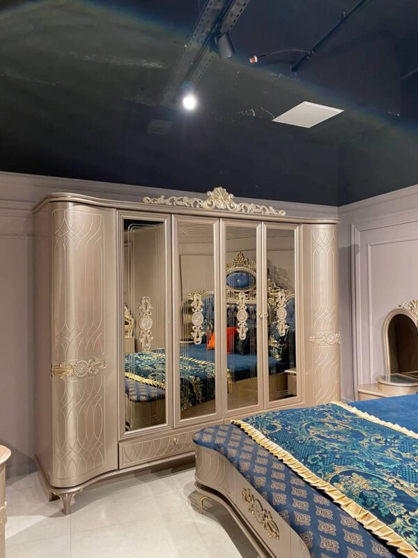 Ser Royal Bedroom set