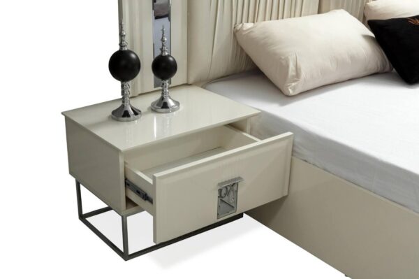 Wo Bedroom Set