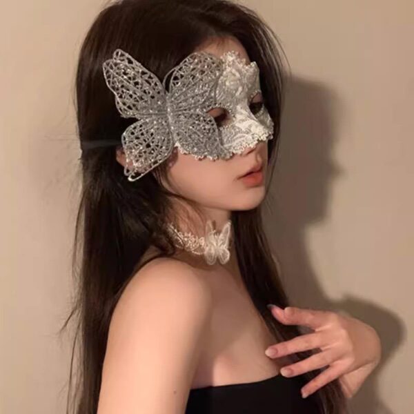 Elegant Lace Masquerade Mask with Feather Accent